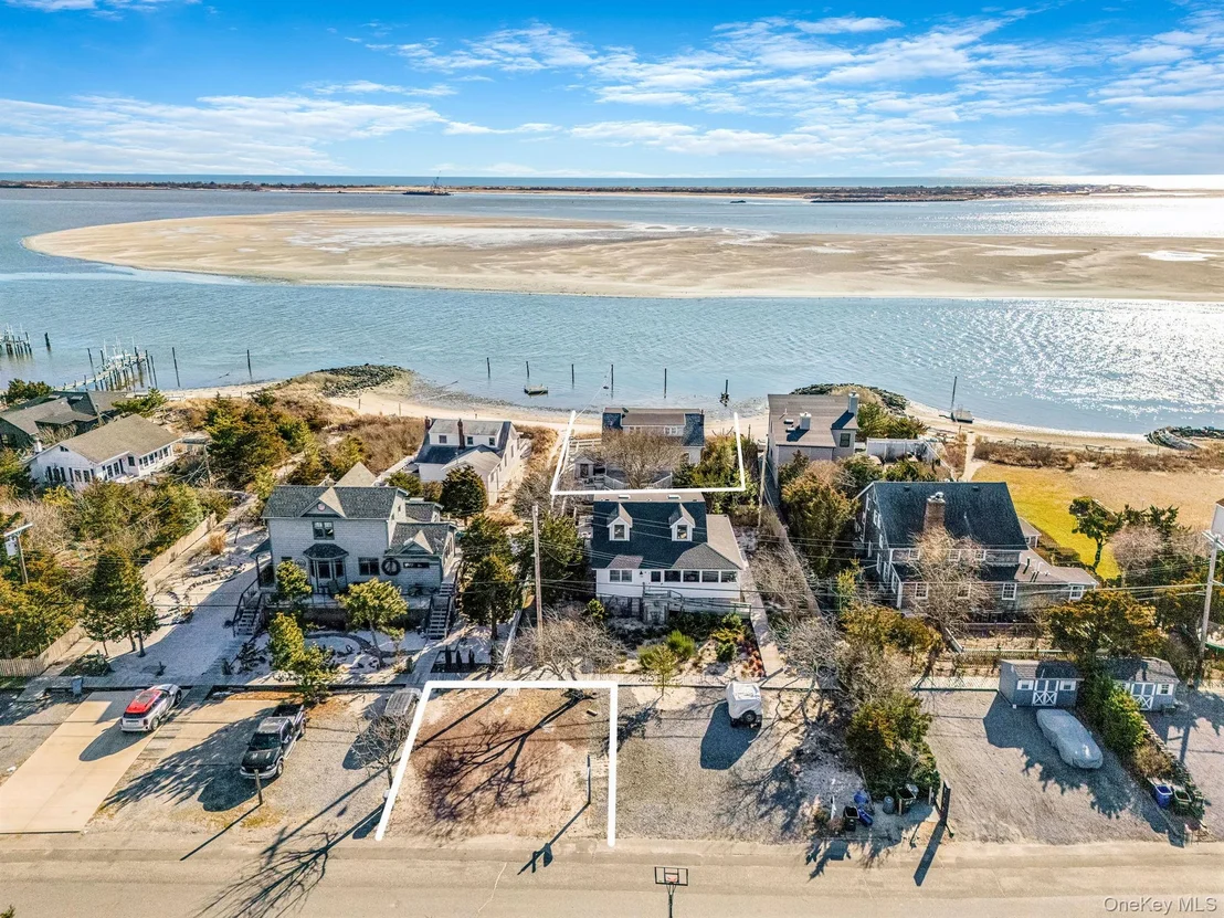 Photo of 116 Oak Beach Road