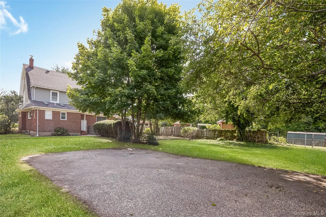 Photo of 104 Grohmans Lane