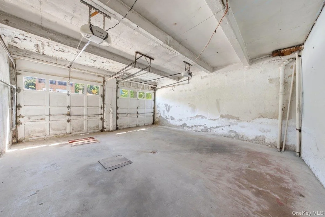 Photo of 5633 Post Road