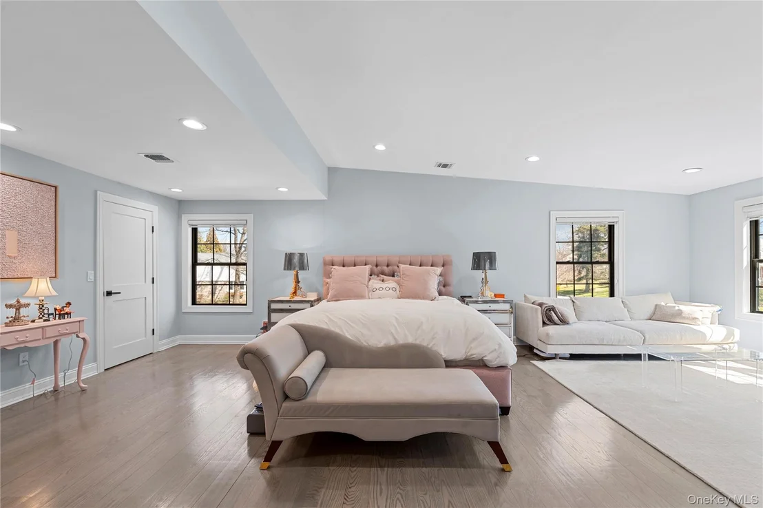 Photo of 2 Pine Drive S