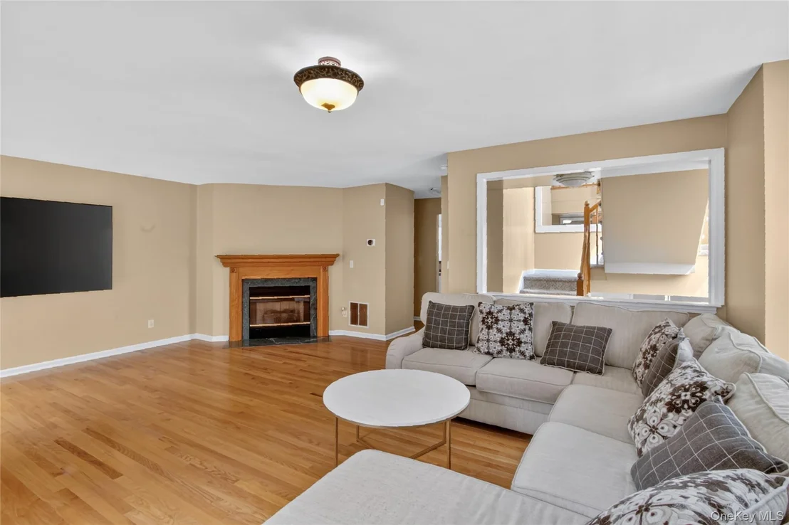 Photo of 115 Delafield Lane