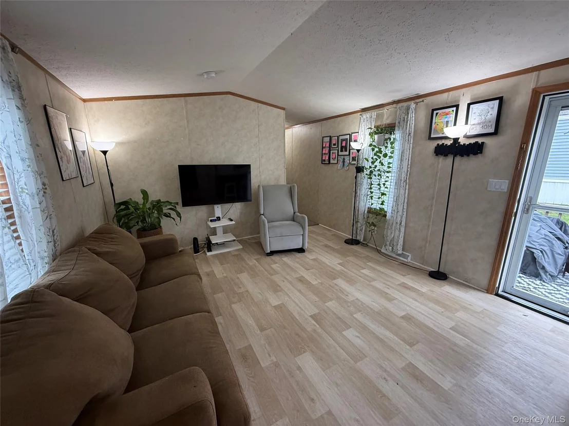 Photo of 424 Sandgate Drive
