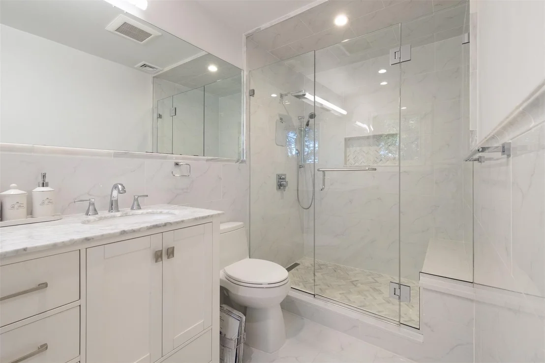 Photo of 6 Hubbard Circle