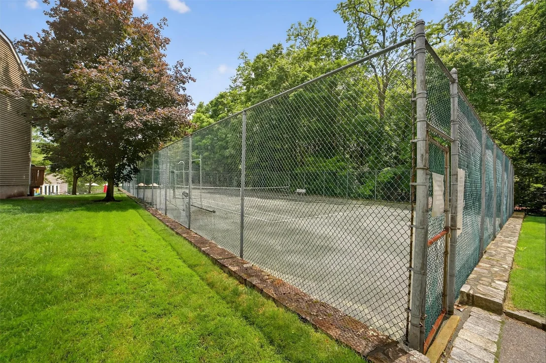 Photo of 32 Spring Pond Drive
