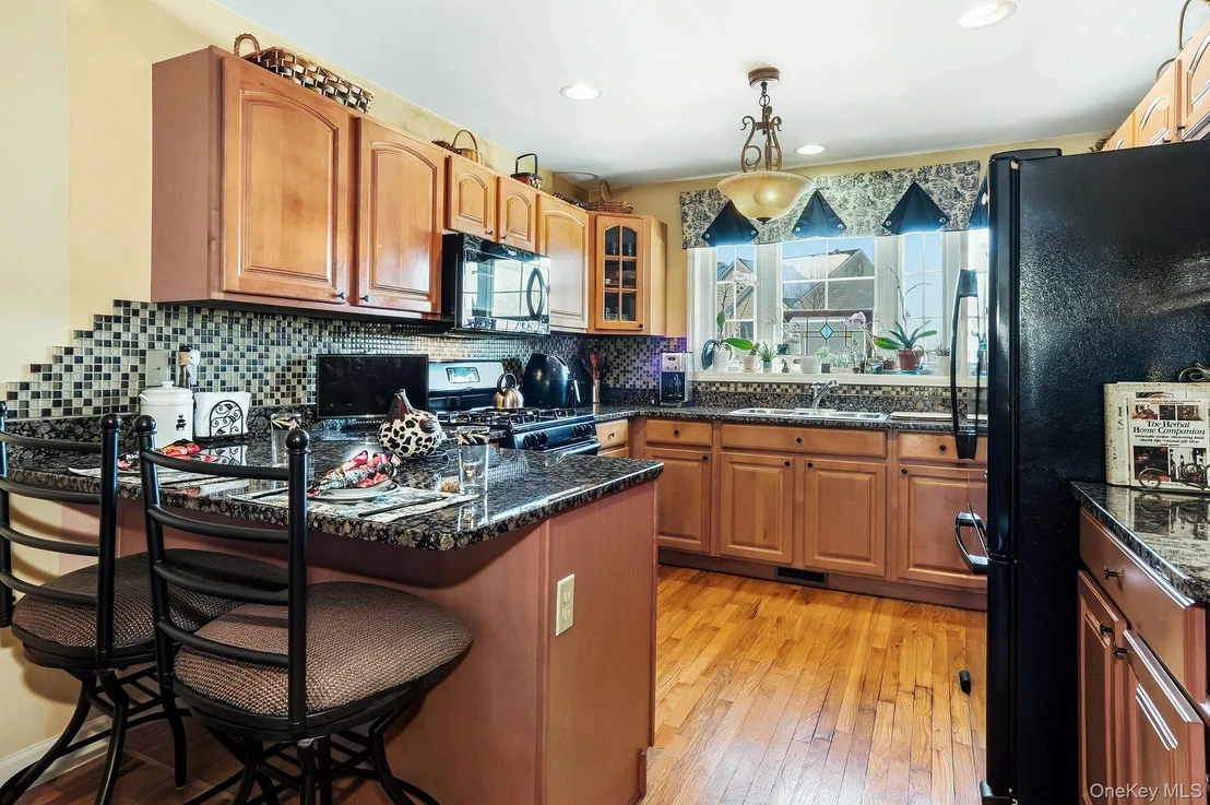 Photo of 1604 Pondview Loop