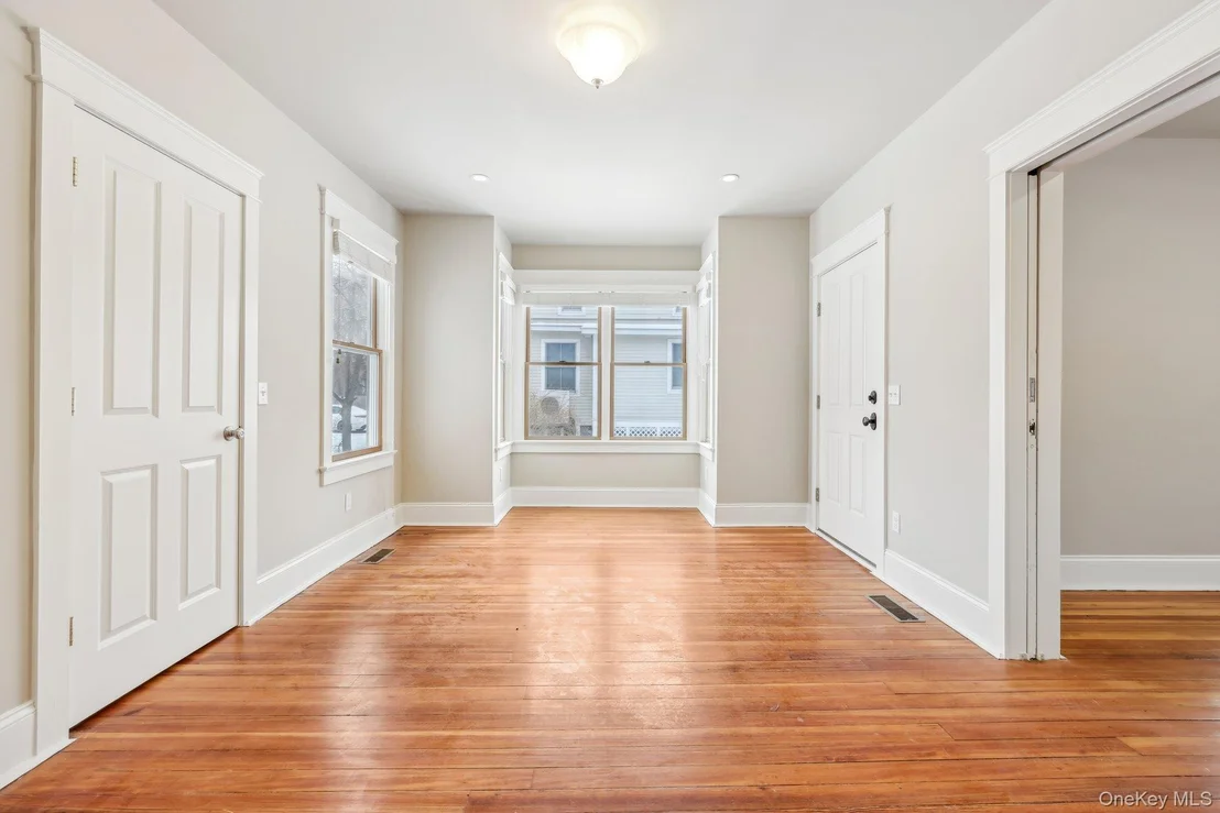 Photo of 125 Smith Avenue