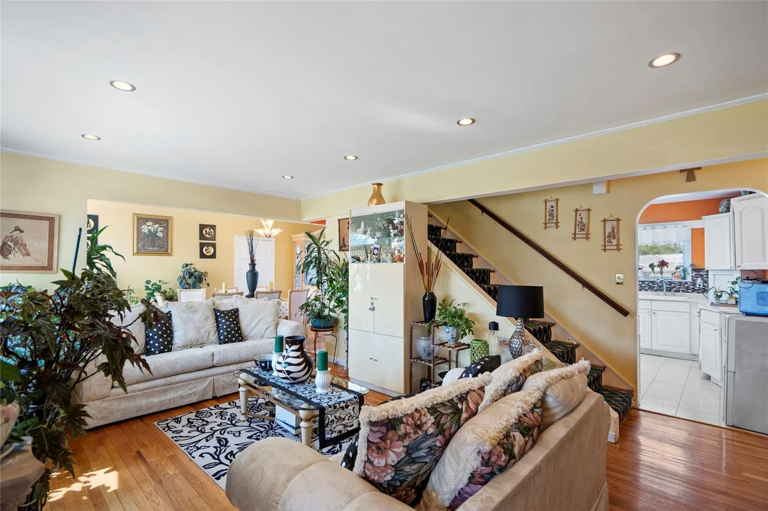 Photo of 487 Baldwin Avenue