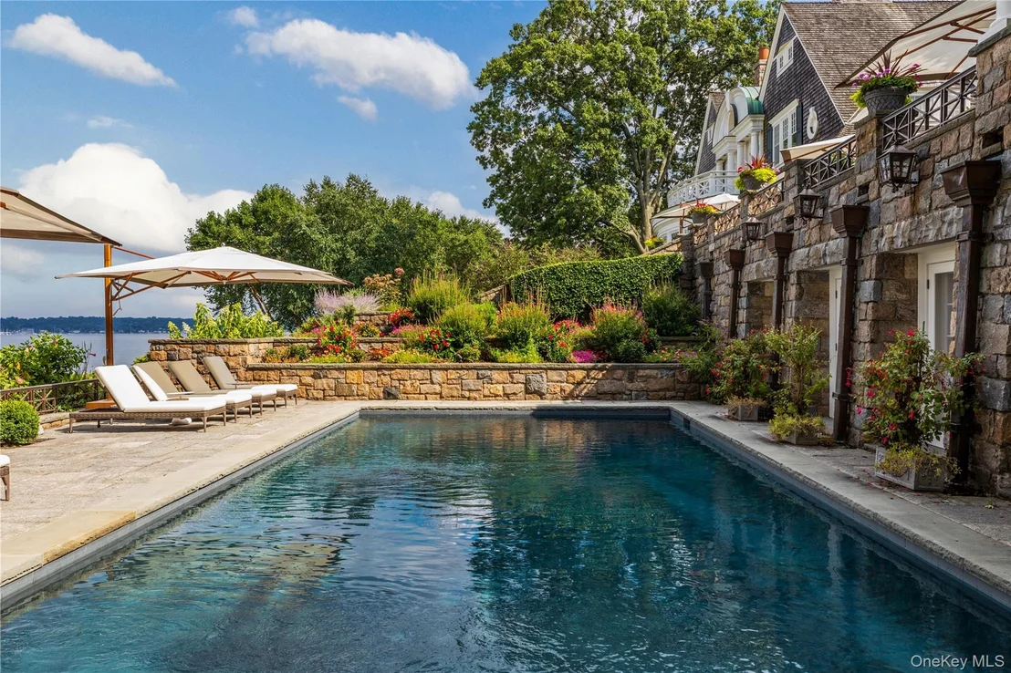 Photo of 227 Dock Lane