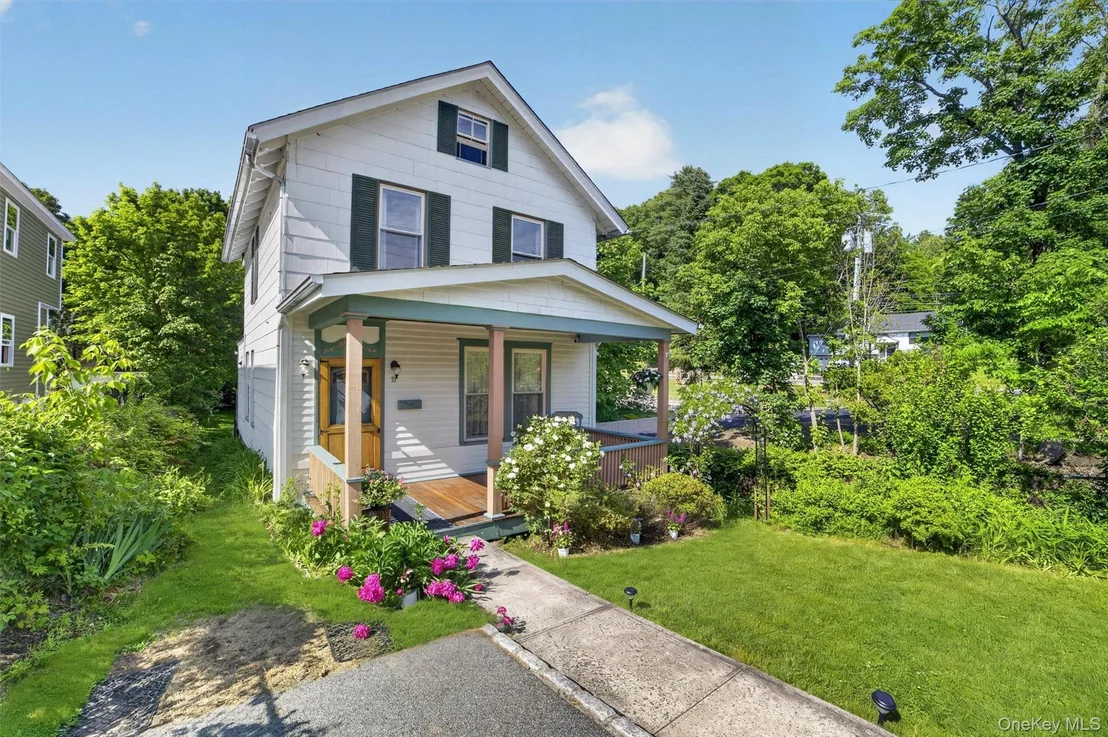Photo of 33 Maurice Avenue
