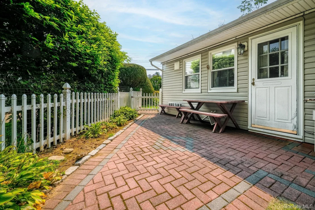 Photo of 121 Windermere Drive