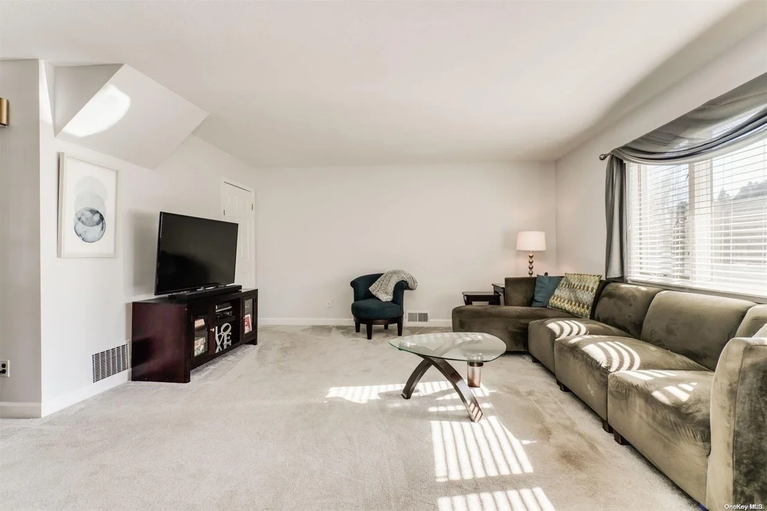 Photo of 24 Seminole Drive