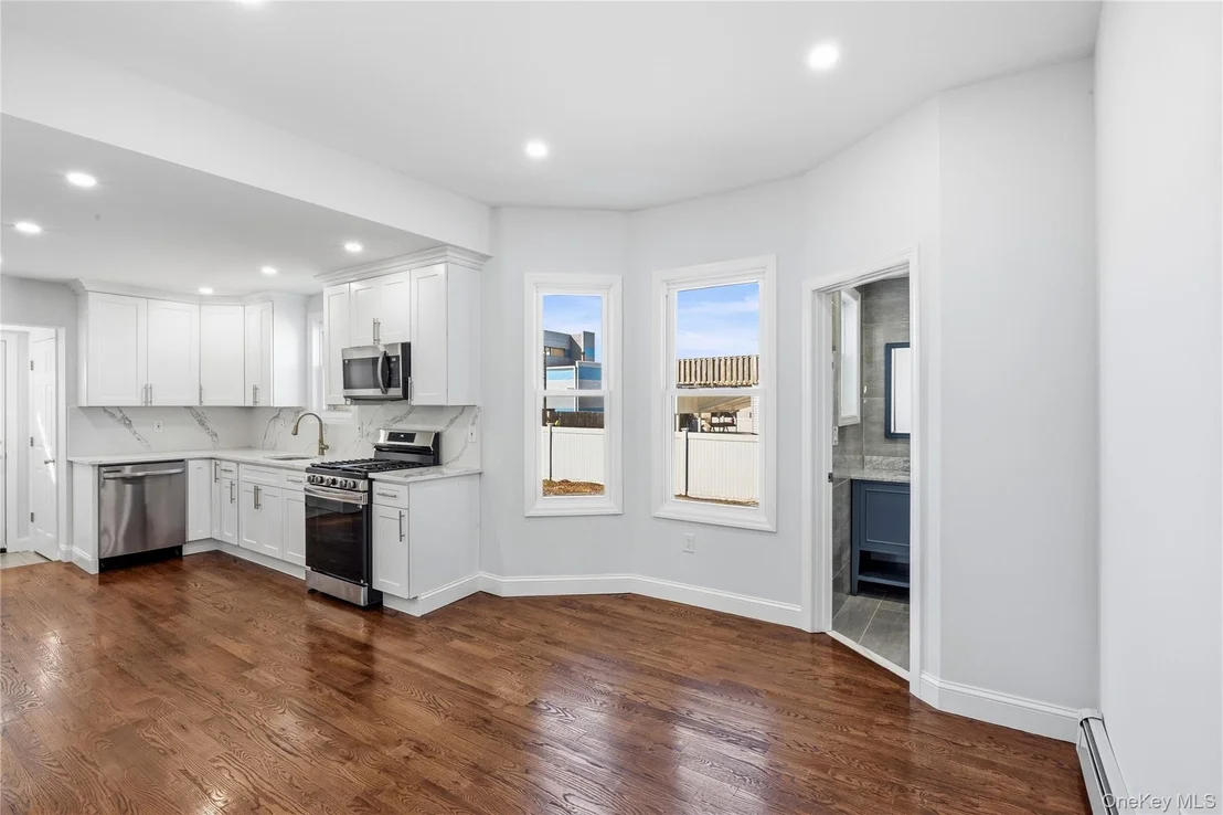 Photo of 22 Colonial Avenue
