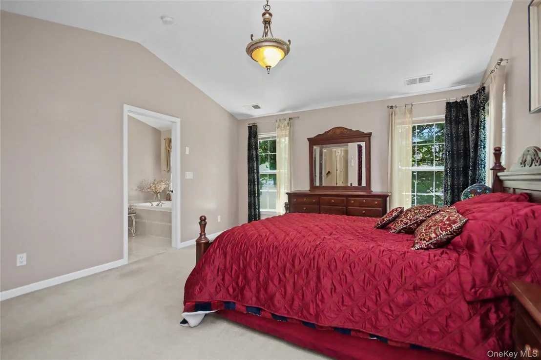 Photo of 760 Huntington Drive