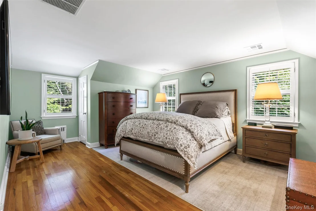 Photo of 38 Winfield Avenue