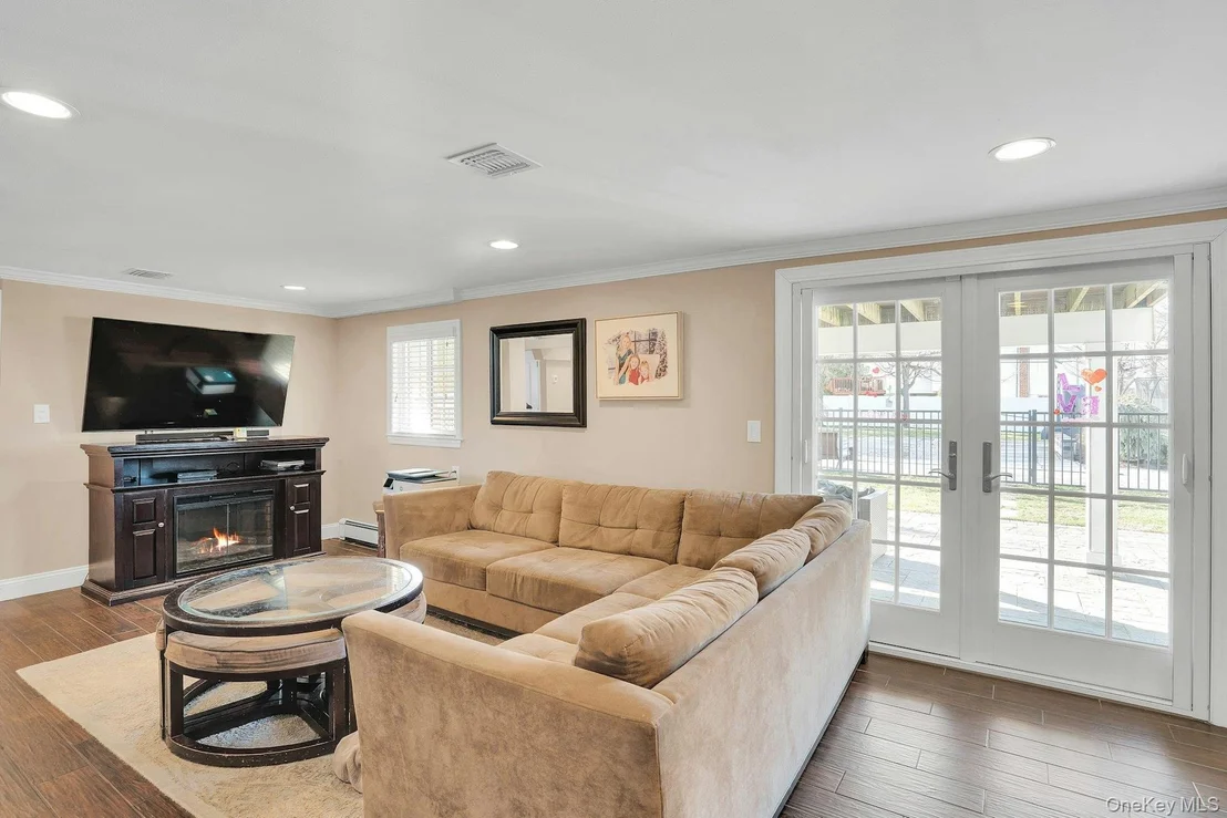 Photo of 108 Hayrick Lane