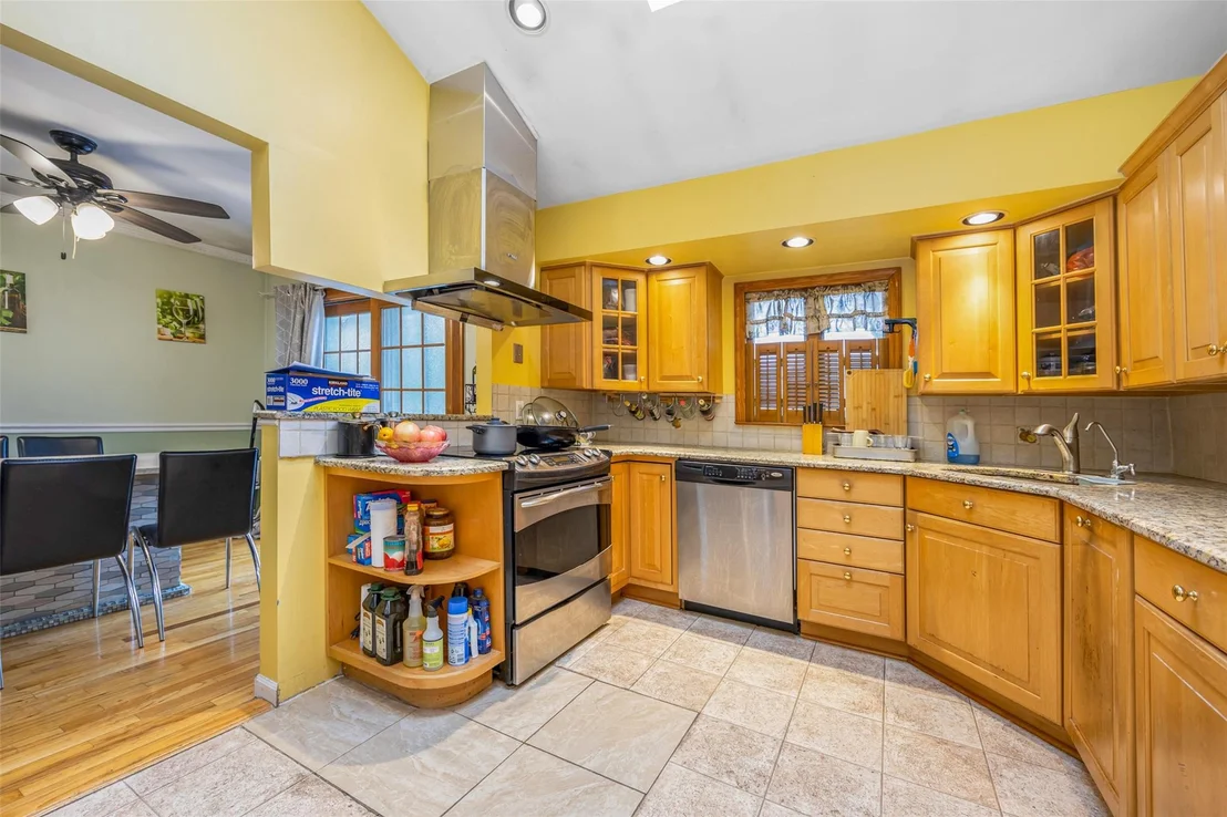Photo of 28 Gates Avenue