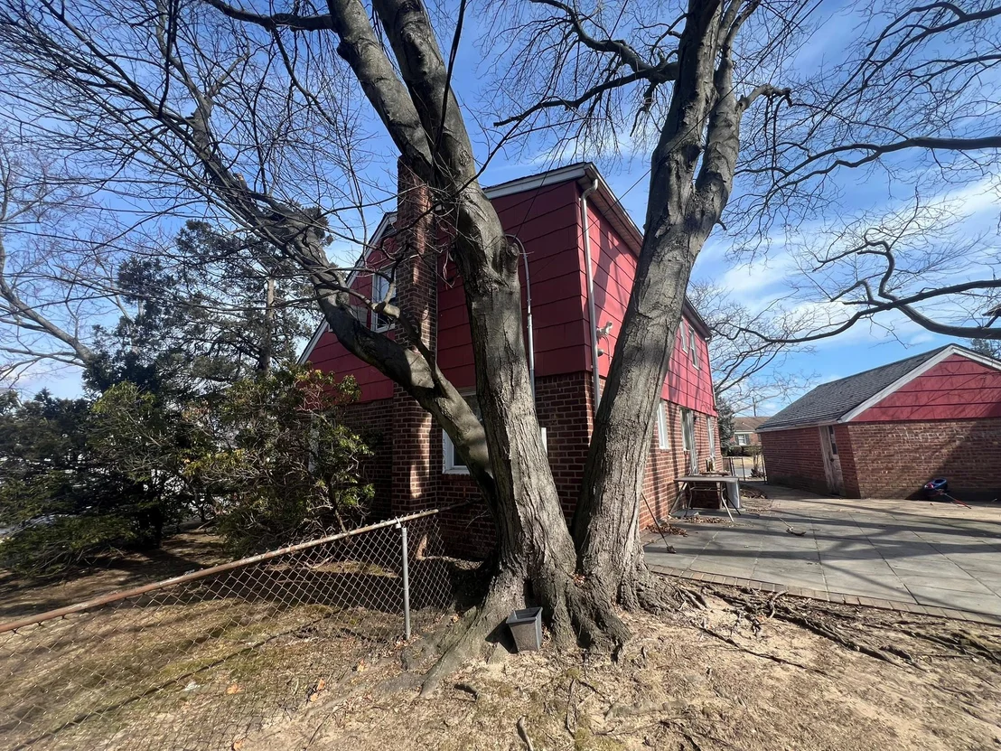 Photo of 827 Catalpa Drive