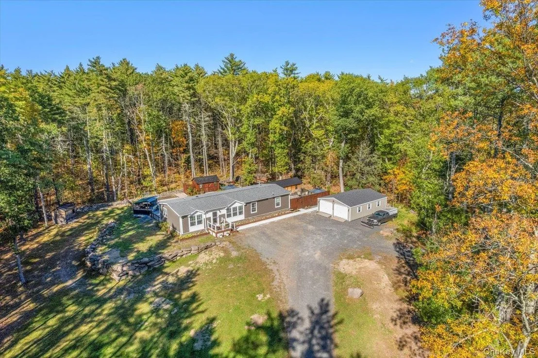 Photo of 110 Silver Spur Road W