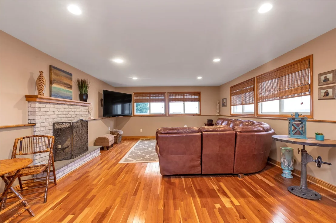Photo of 355 Divot Road