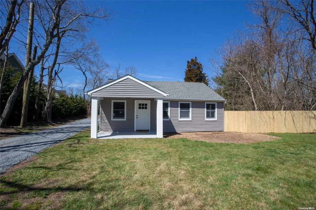 Photo of 434 Middle Road