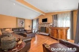 Photo of 320 Commack Road