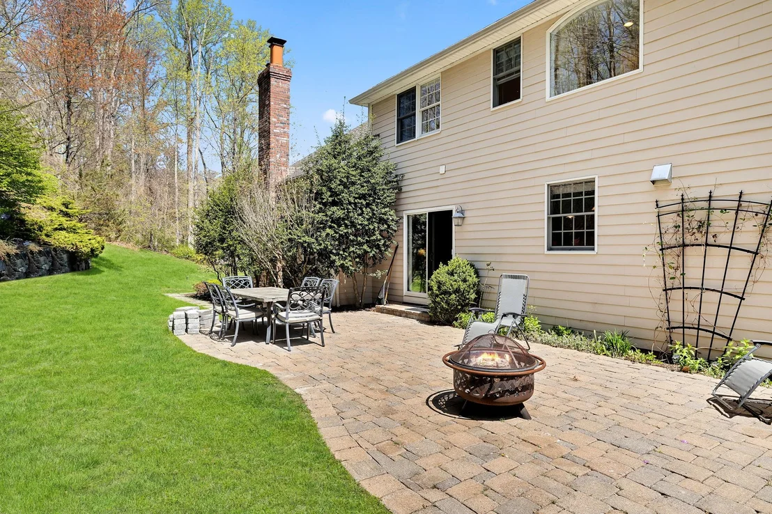 Photo of 10 Fieldstone Drive