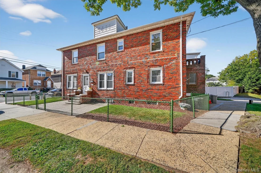 Photo of 1451 Cornell Place