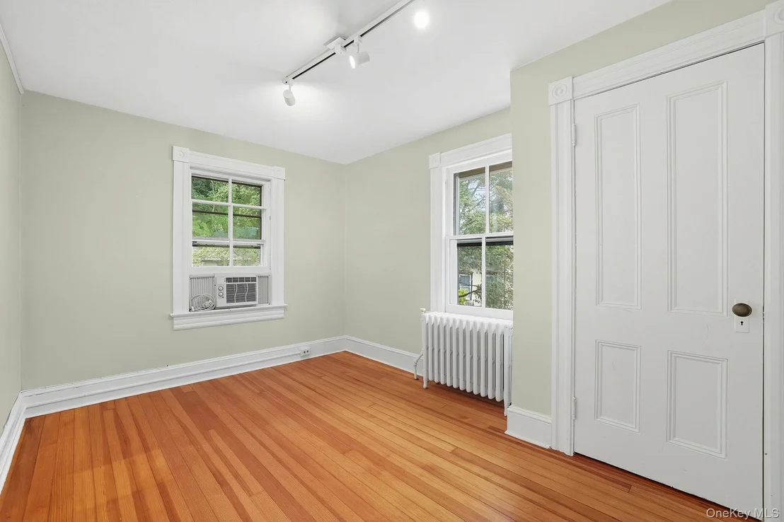 Photo of 95 Edgemont Road