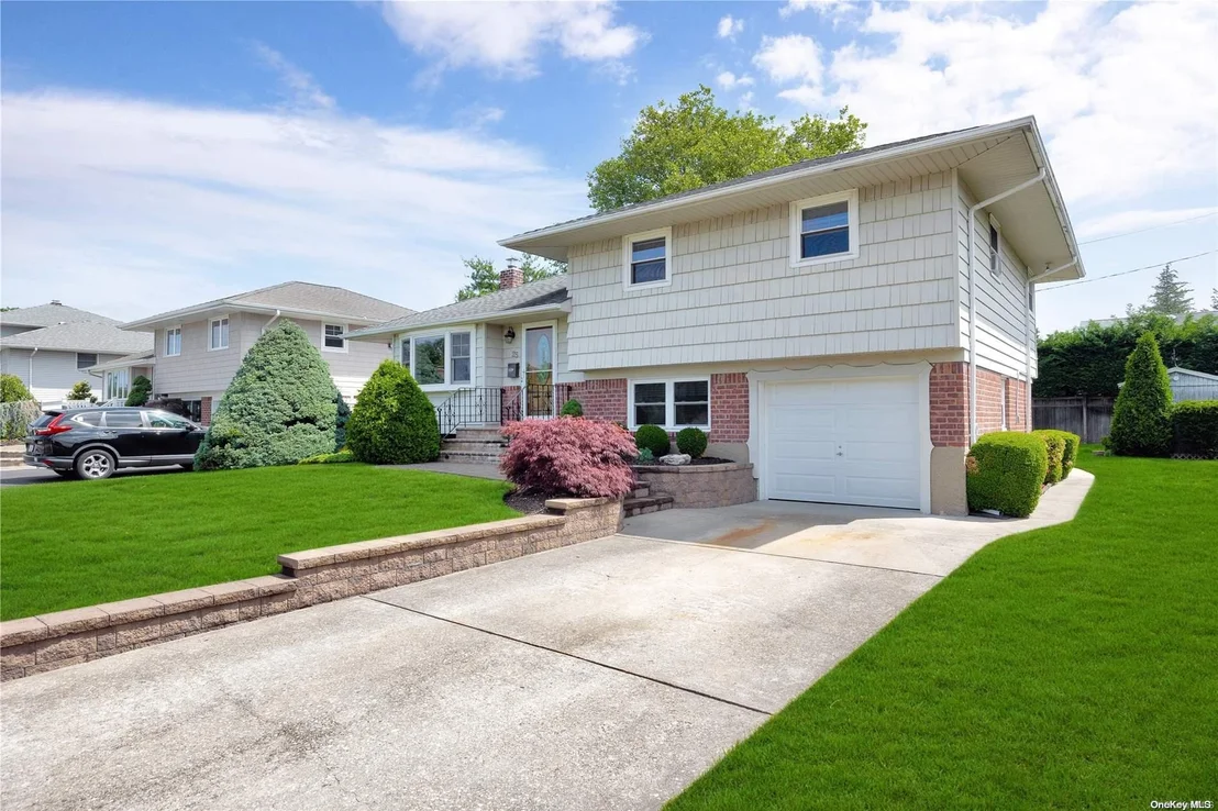 Photo of 25 Redwood Drive