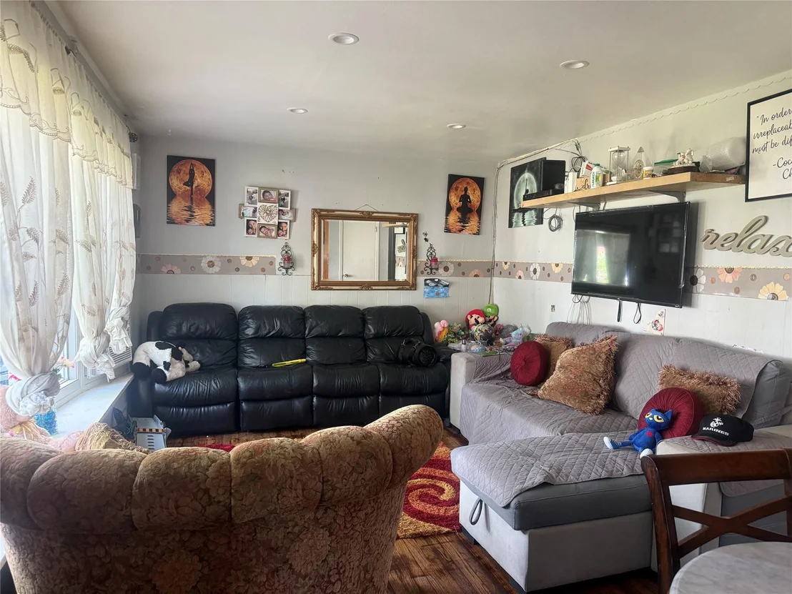 Photo of 277 Phyllis Drive