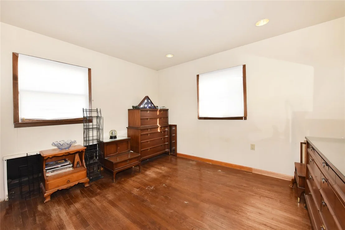 Photo of 195 Maple Avenue