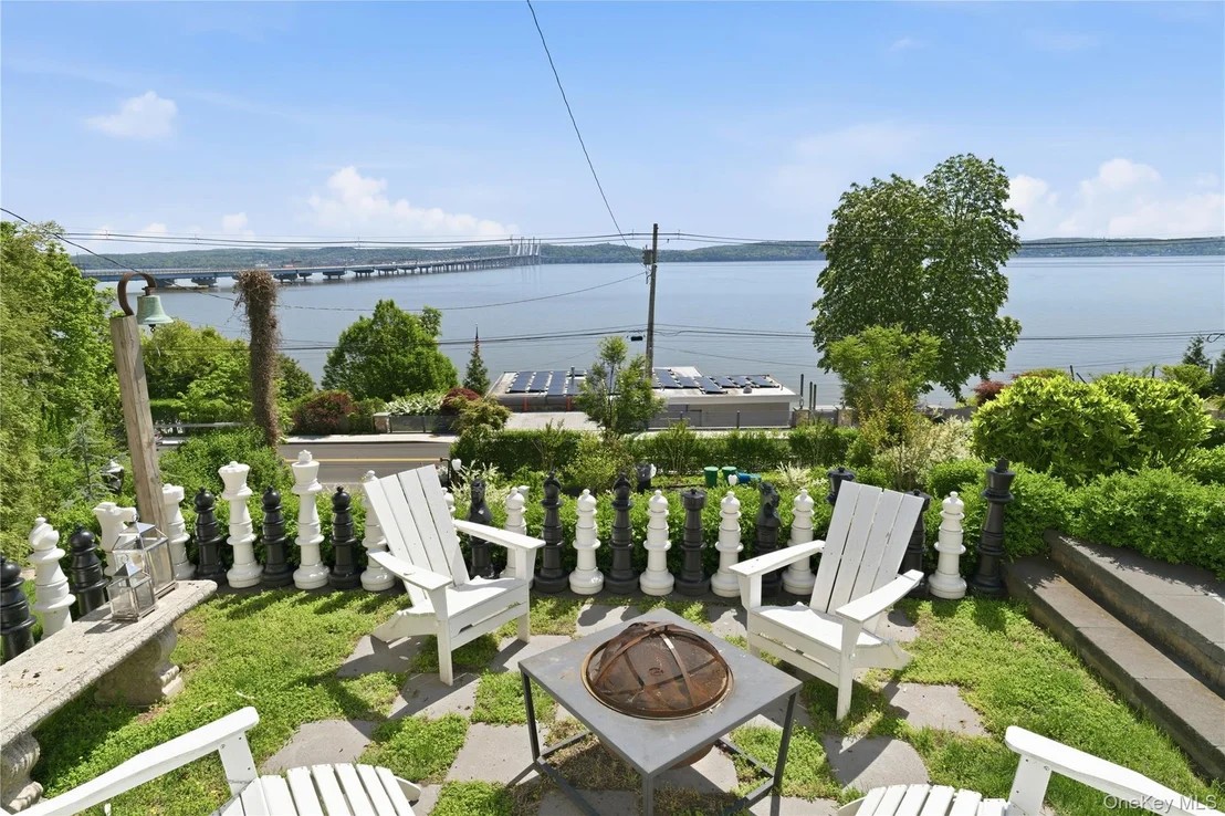 Photo of 91 River Road