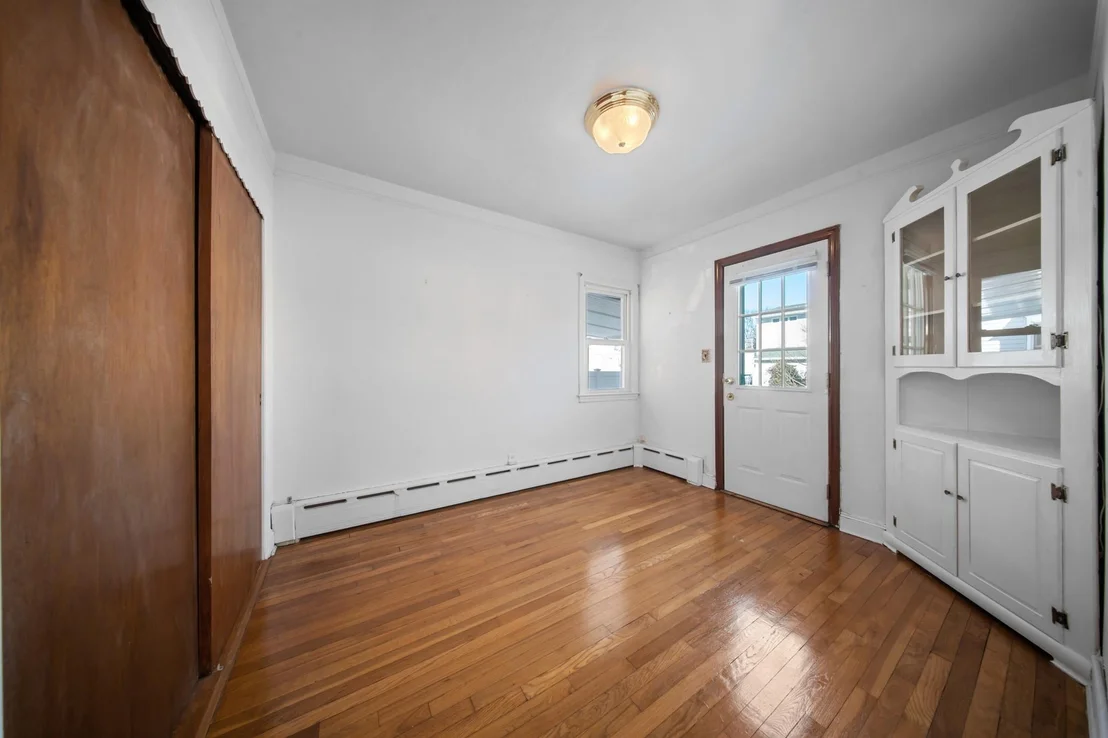 Photo of 855 Edward Street