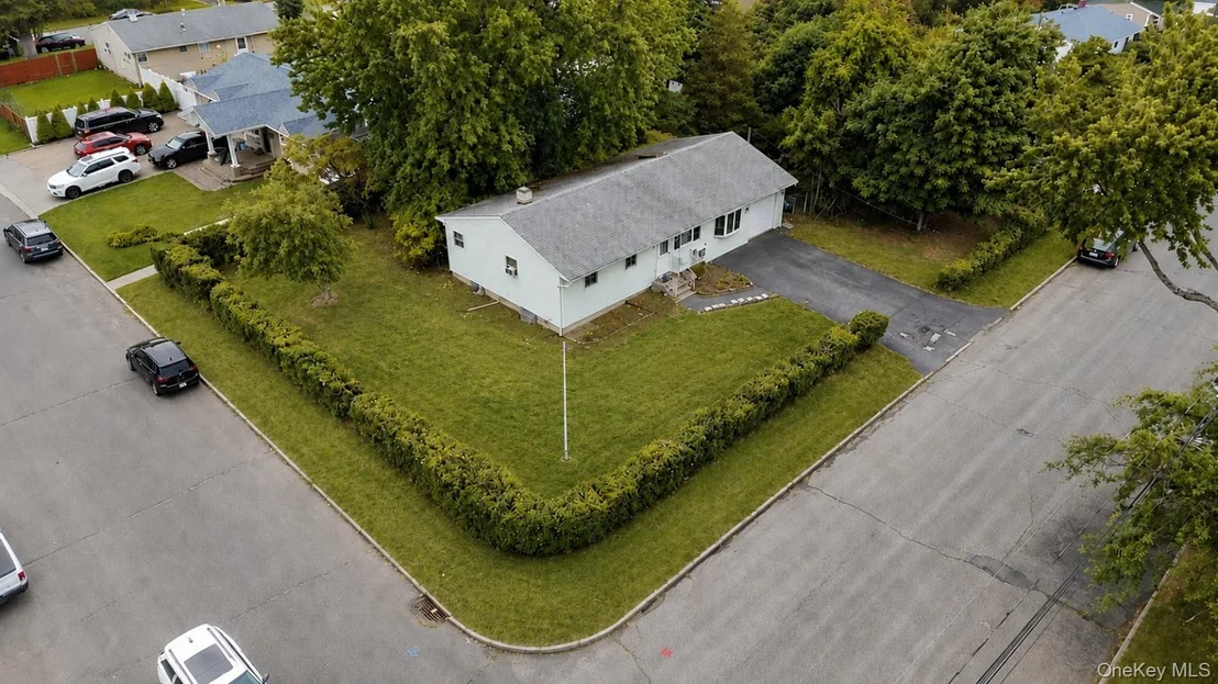 Photo of 1680 Pine Acres Boulevard