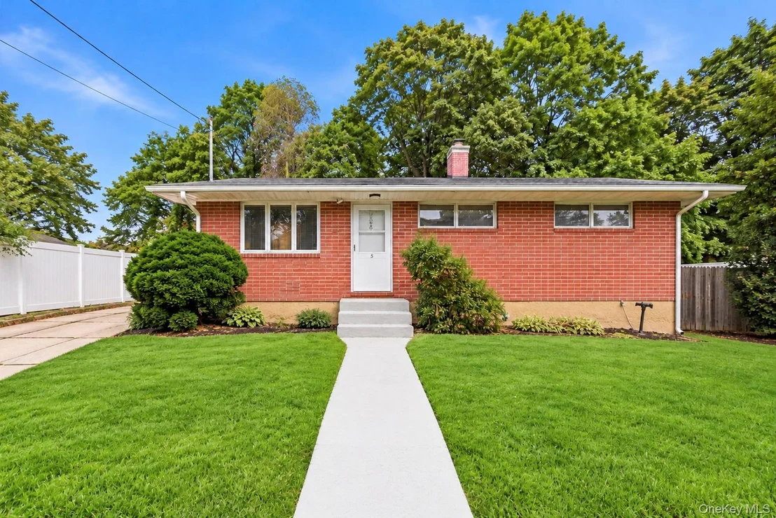 Photo of 5 Robin Road
