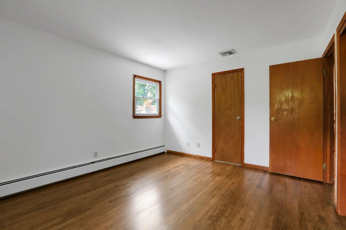 Photo of 187 Riverview Drive