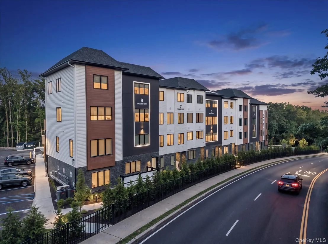 Photo of Unit 321 at 7 Valley Way
