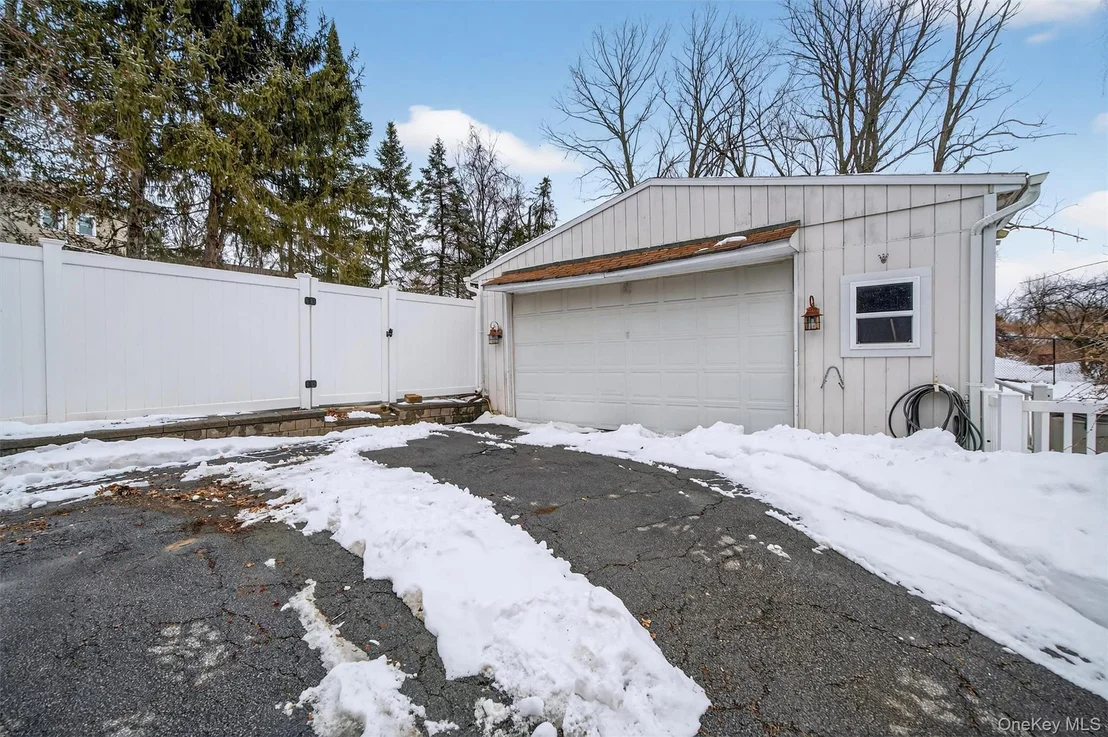 Photo of 85 Farries Avenue