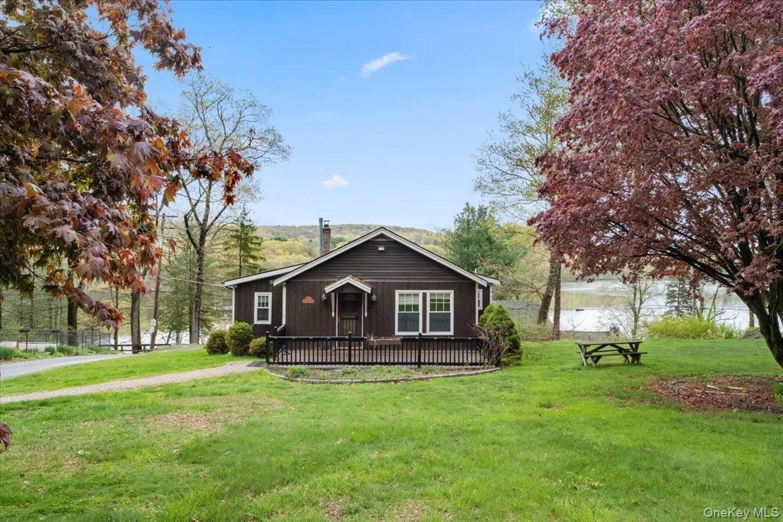 Photo of 4 Beachway Drive