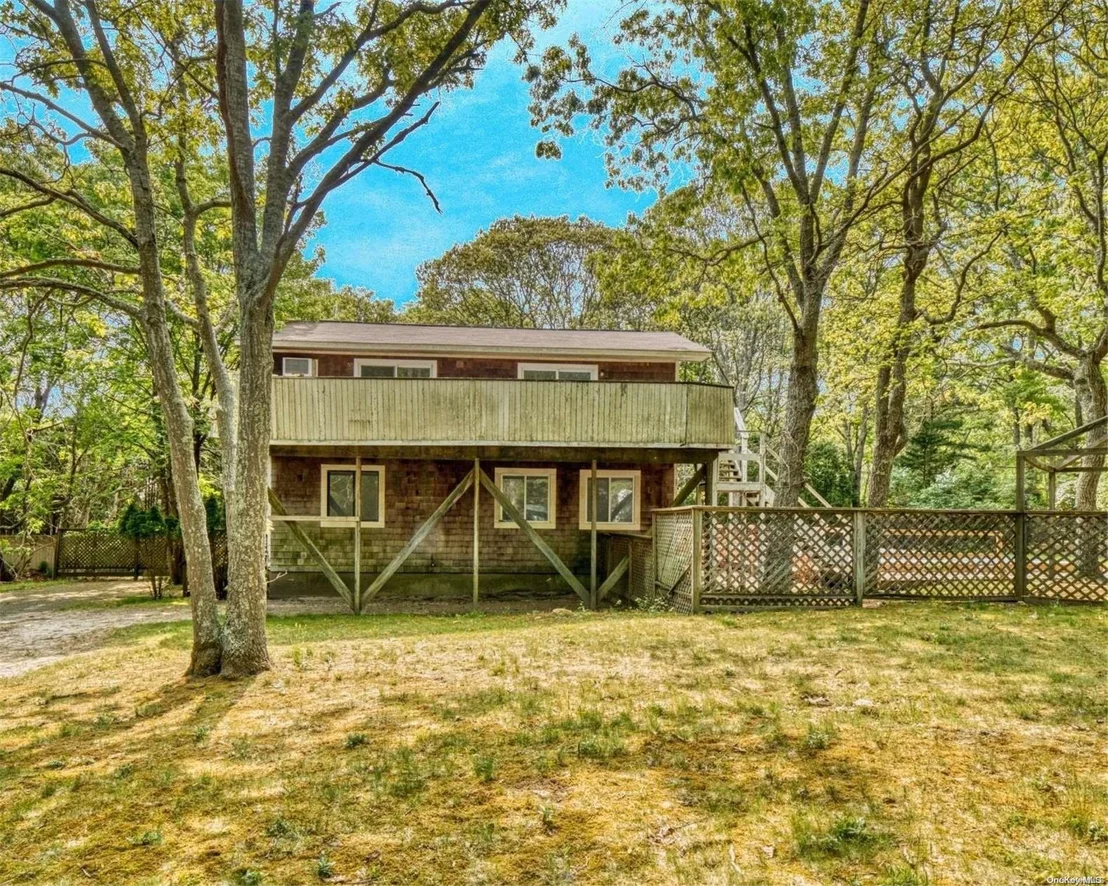 Photo of 10 Maple Street