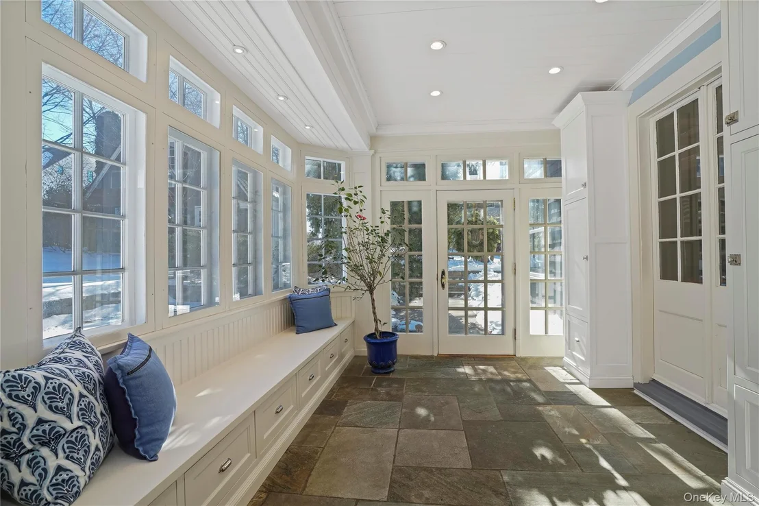 Photo of 534 Pelham Manor Road