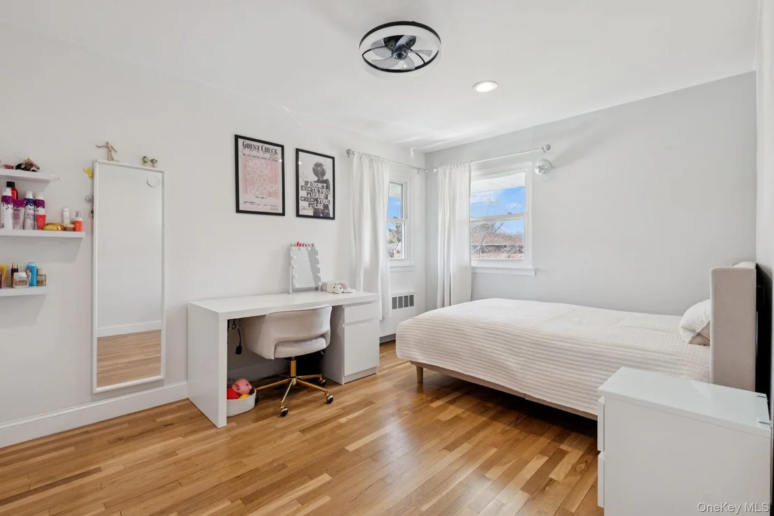 Photo of 15 Wayland Road
