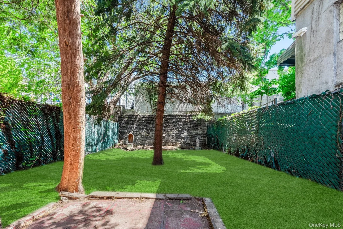 Photo of 1488 Rosedale Avenue