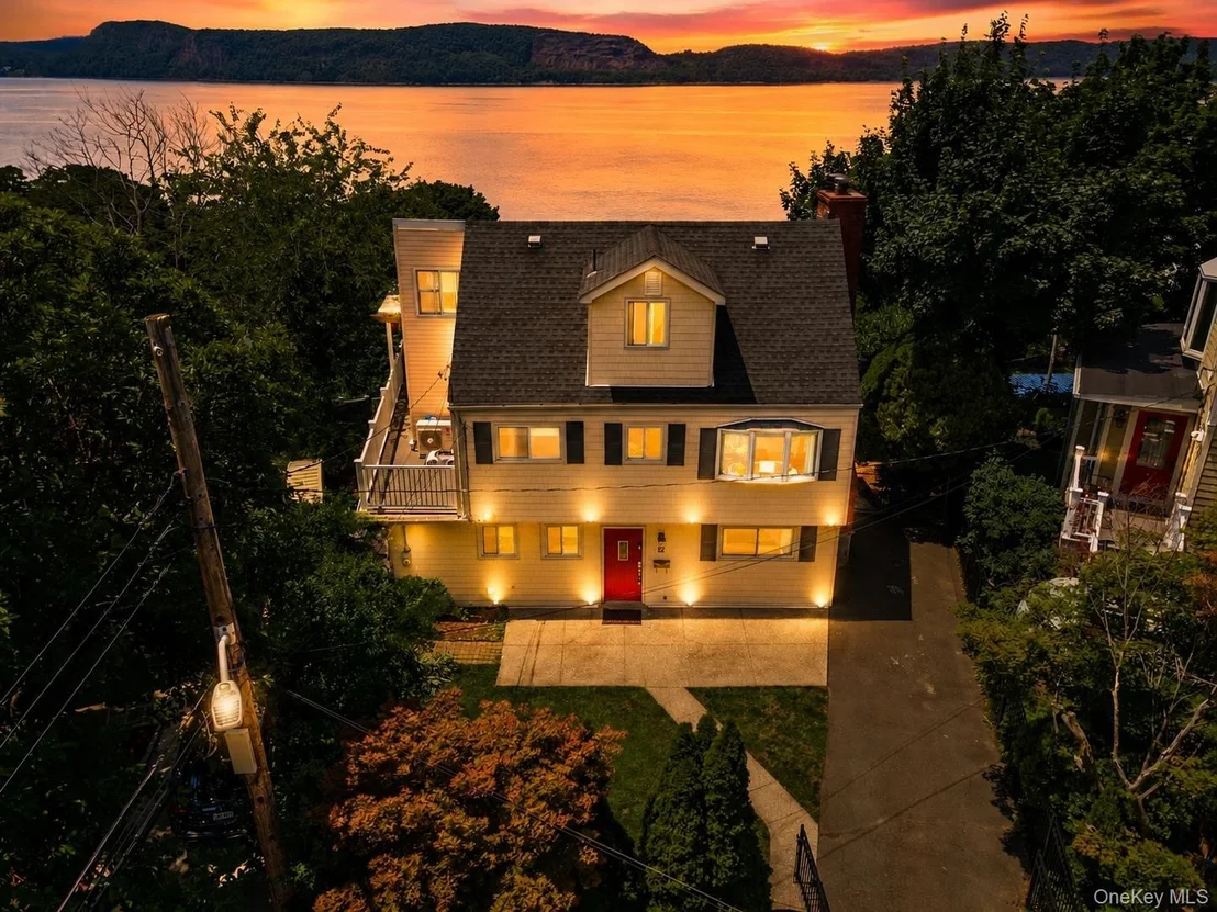 Photo of 12 Riverview Court
