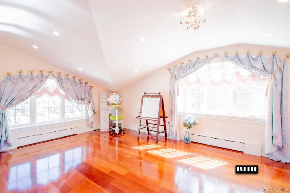 Photo of 4094 Ocean Avenue