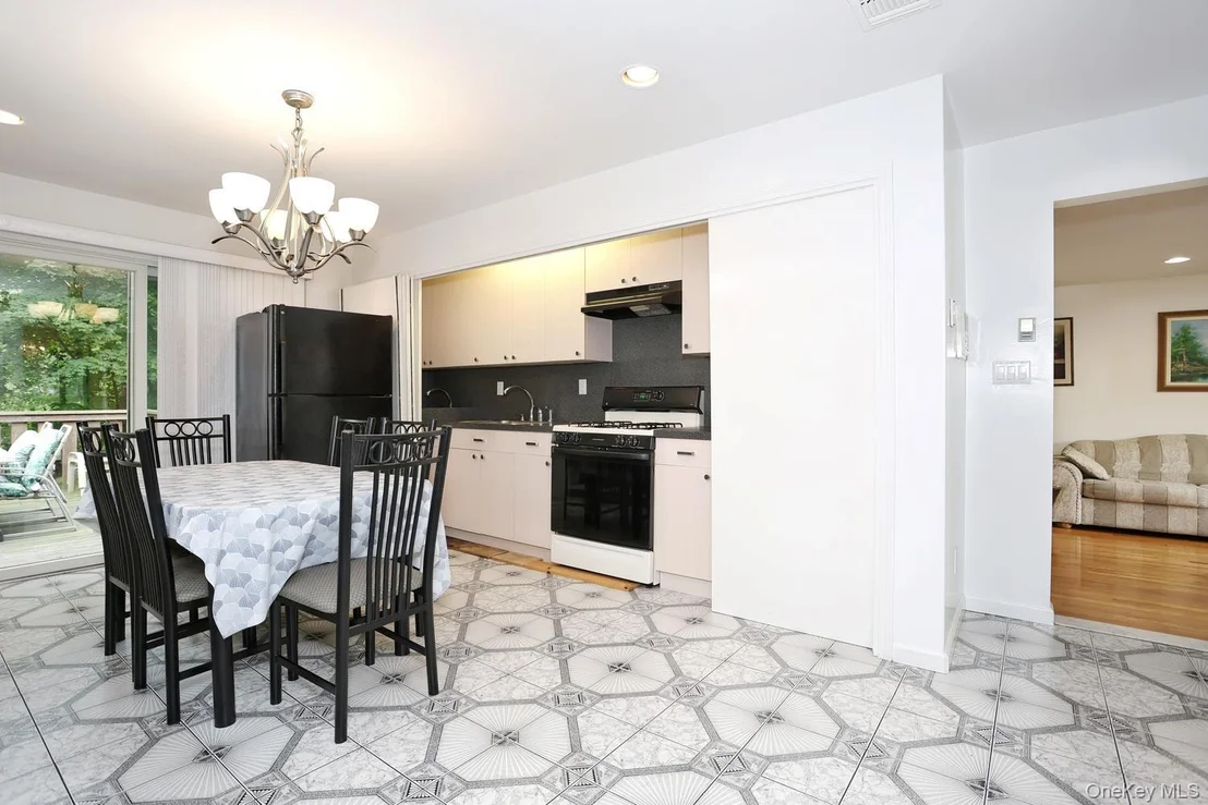 Photo of 10 Briarcliff Drive