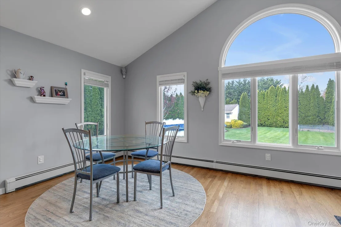 Photo of 340 Woodbridge Lane