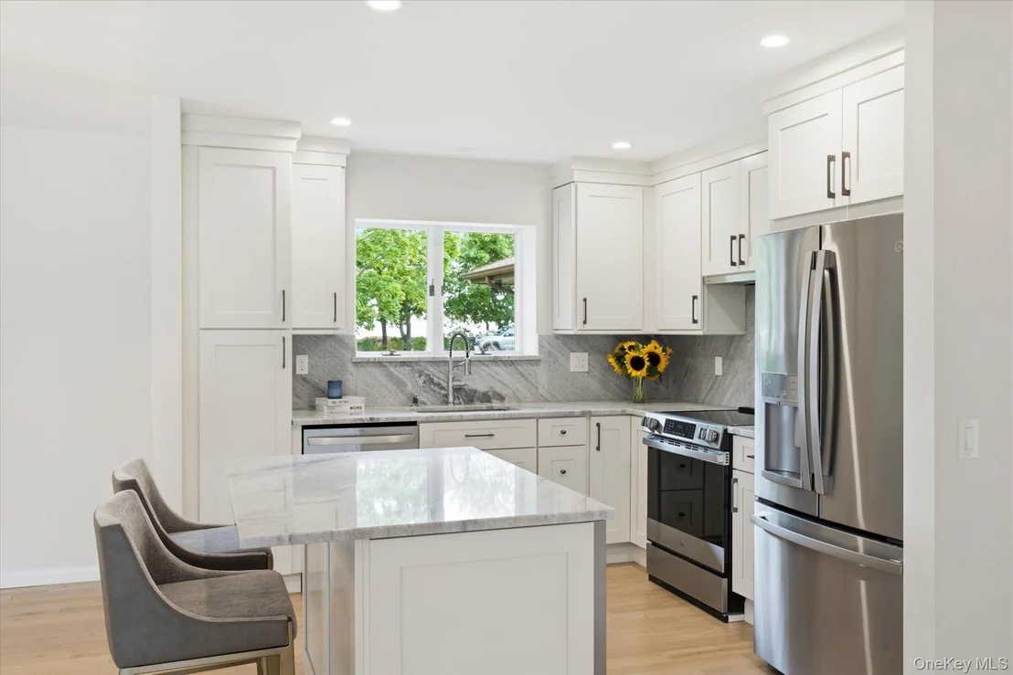 Photo of 177 Herricks Lane