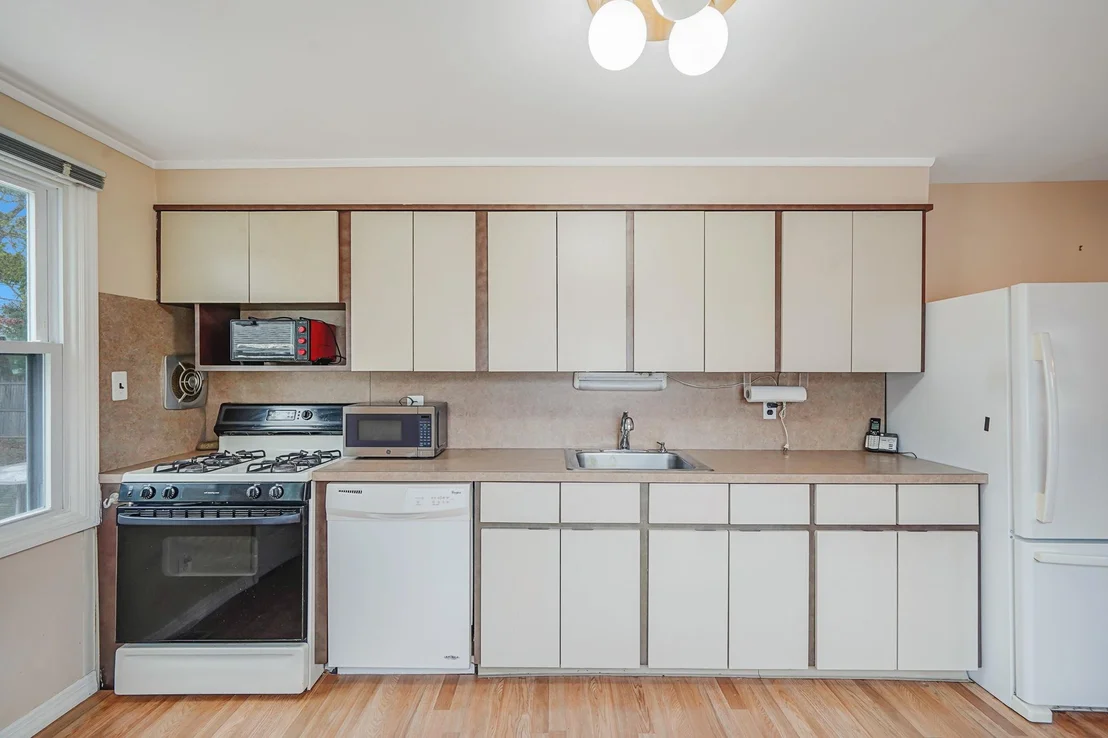 Photo of 622 Sandra Avenue