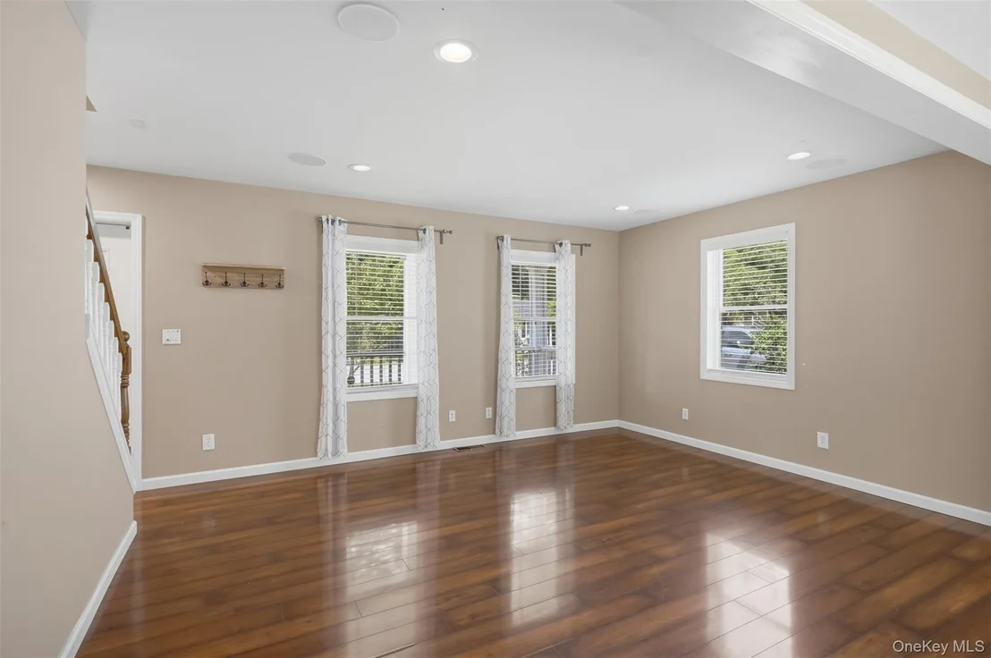 Photo of 10 Henmond Boulevard